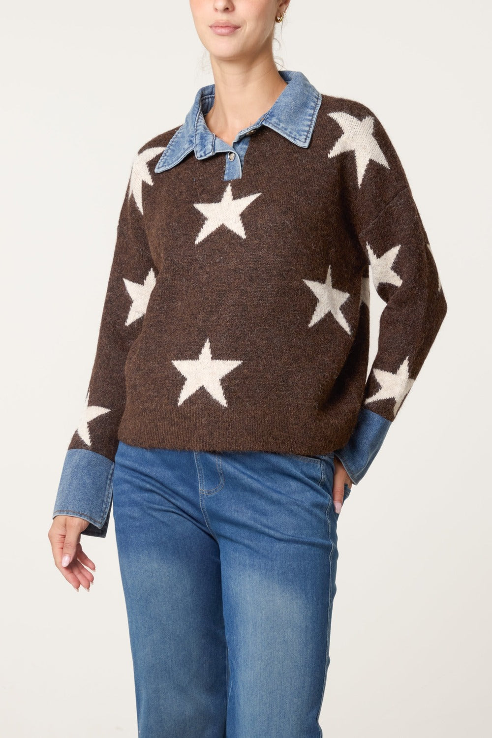 Trui met sterren en denim kraag in bruin/crème, vooraanzicht