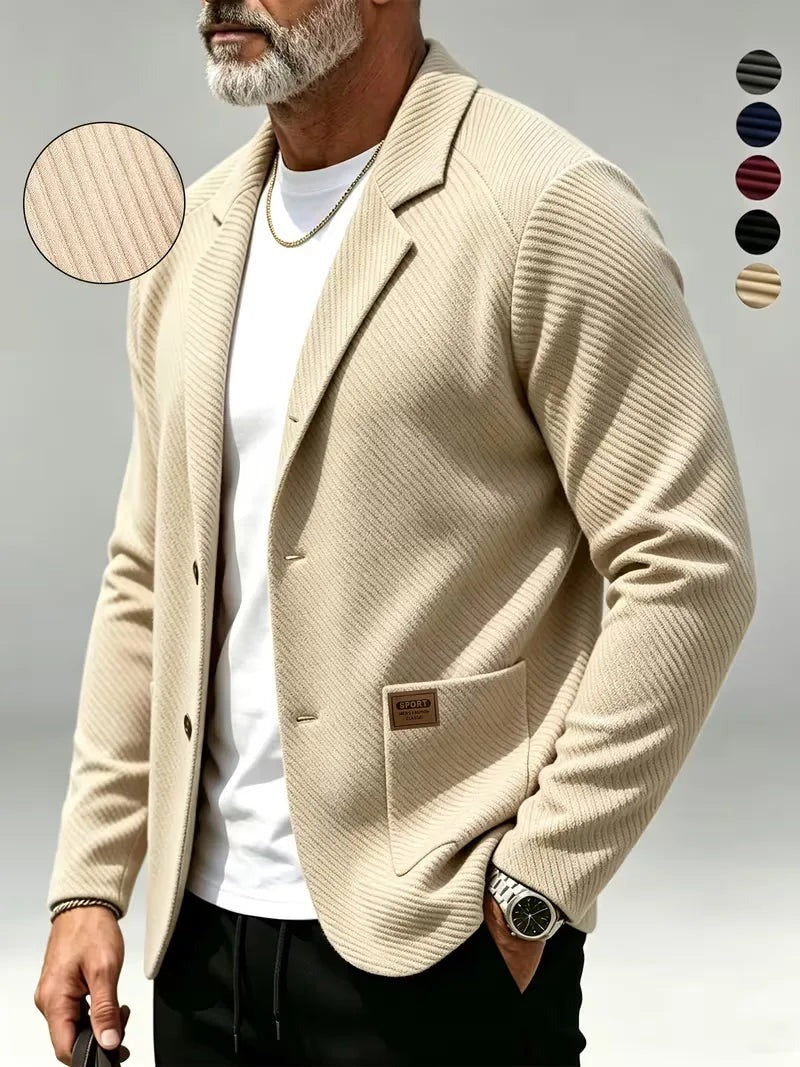 Heren blazer met gebreide structuur in beige, gedragen