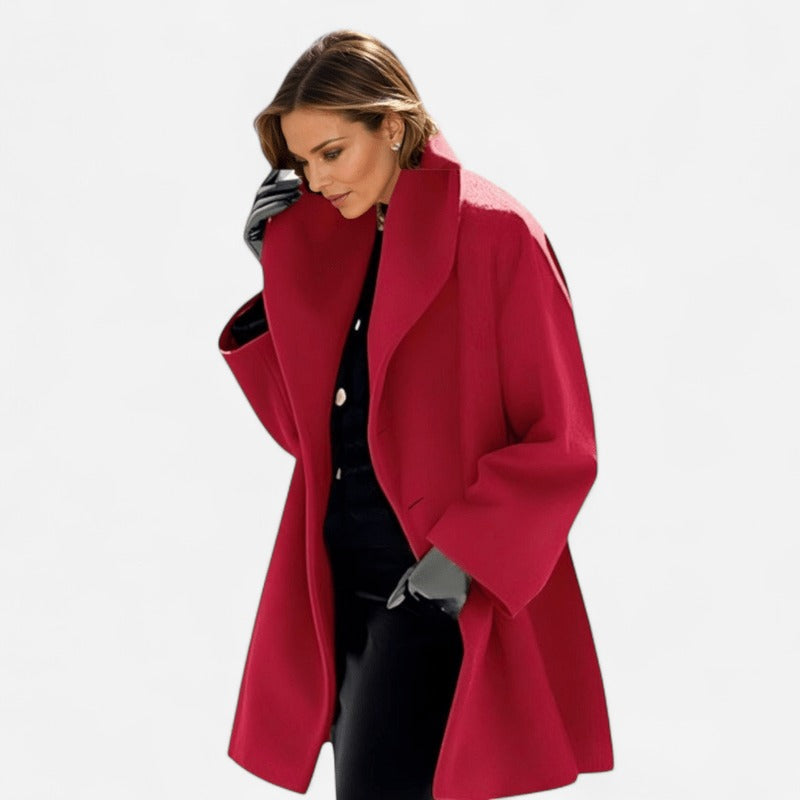 Oversized wollen jas met sjaalkraag voor dames in rood, gedragen, vooraanzicht