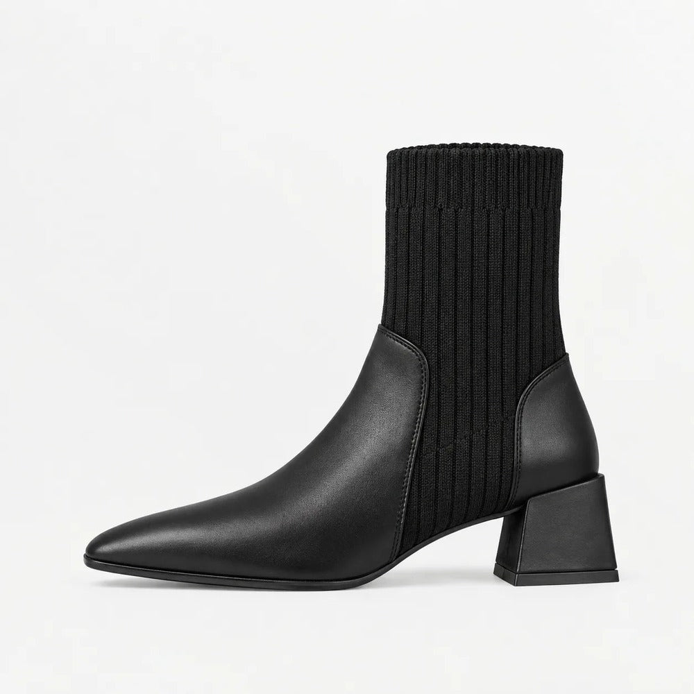 Zwarte Chelsea boot met gebreide schacht, vierkante neus en blokhak