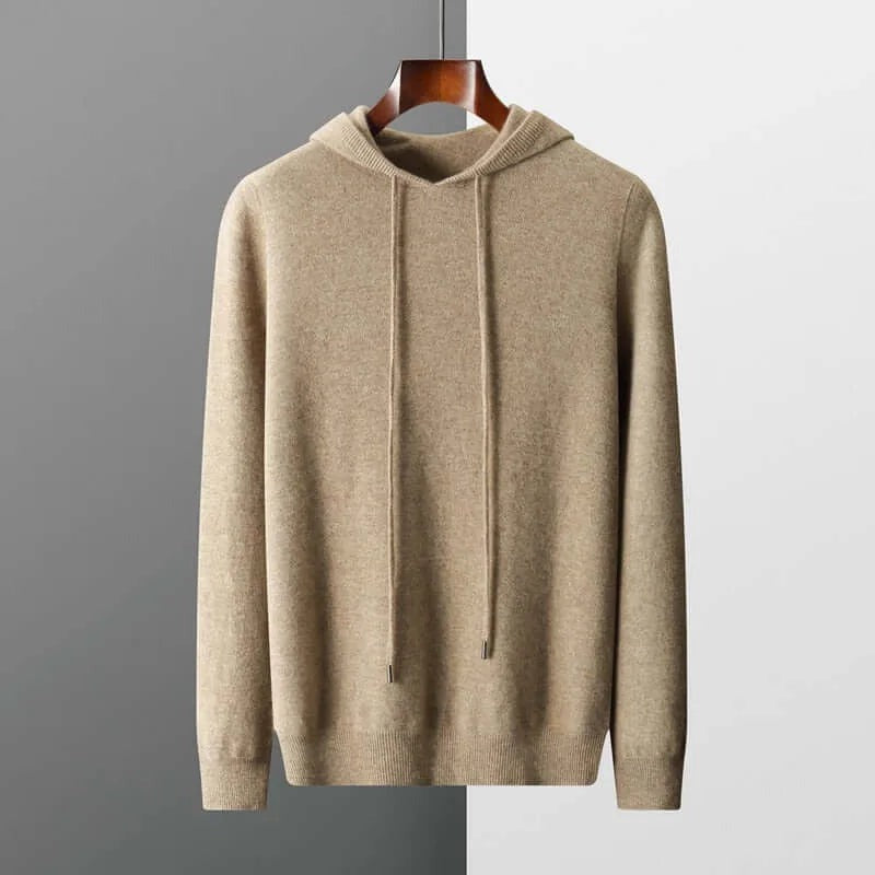Gebreide hoodie voor heren in lichtbruin, op een hanger, voorkant