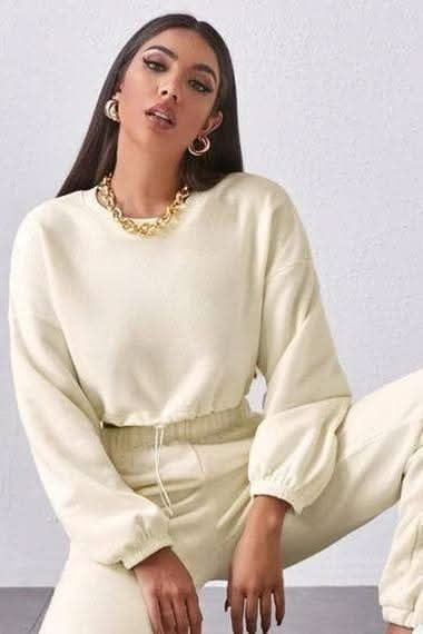 Set met korte sweater en joggingbroek in crème, close-up