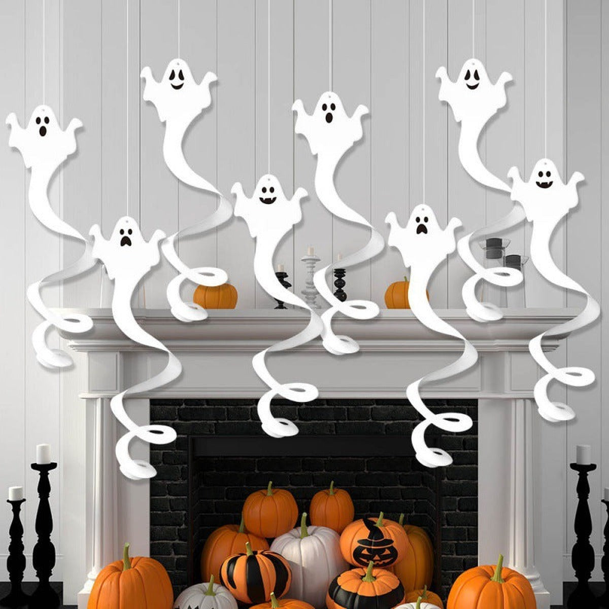 Acht spookspiralen hangend boven een open haard