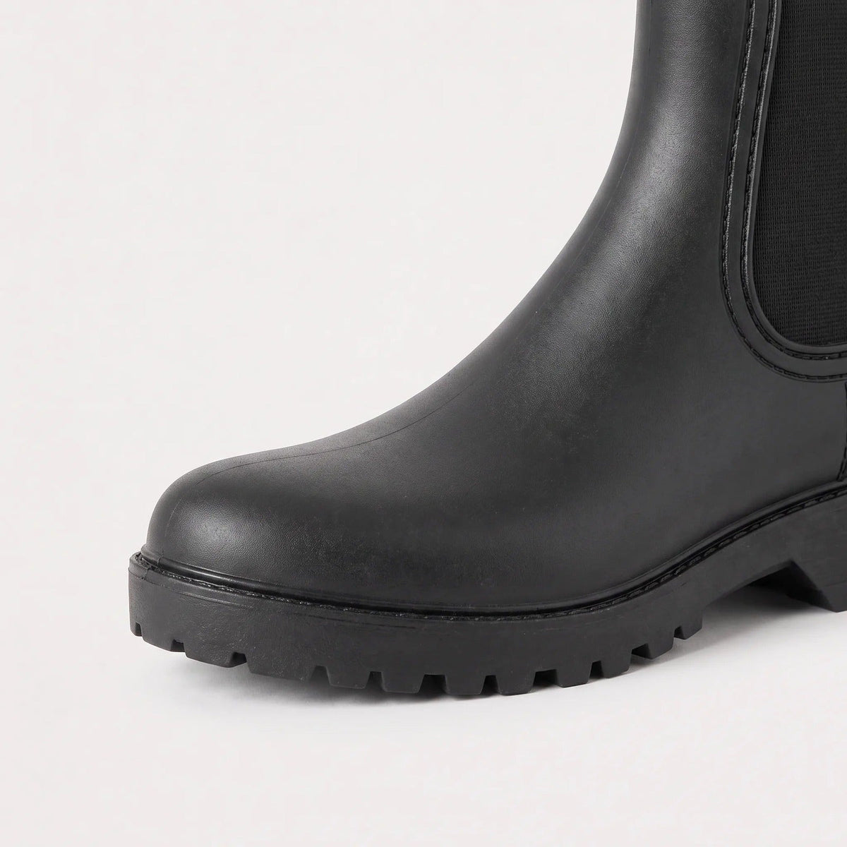 Zwarte Chelsea-regenlaarzen in zwart, close-up