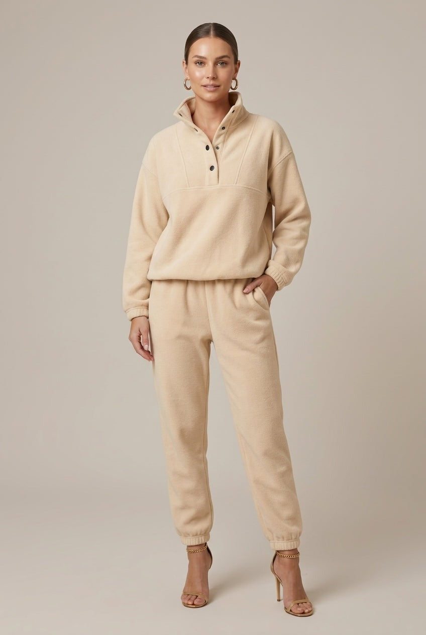 Beige fleece huispak, voorkant