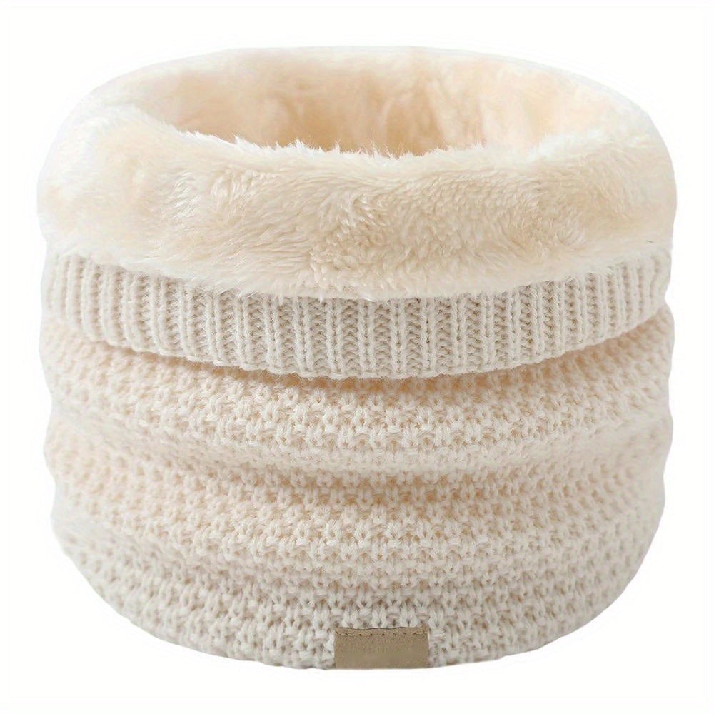 Gevoerde gebreide nekwarmer in crème, productfoto
