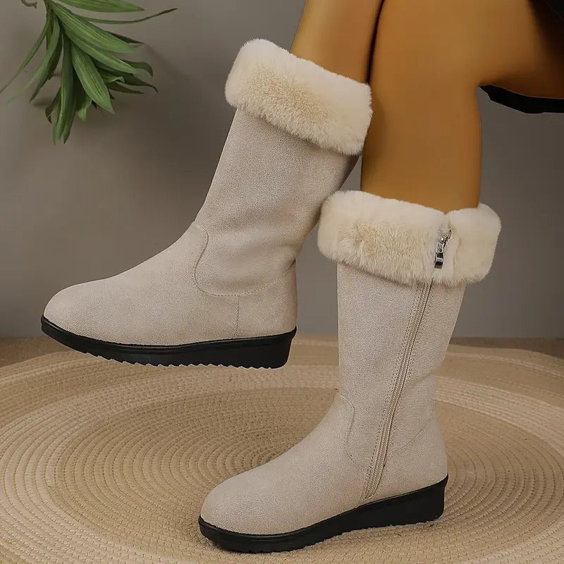 Beige halfhoge laarzen in suèdelook met nepbontrand