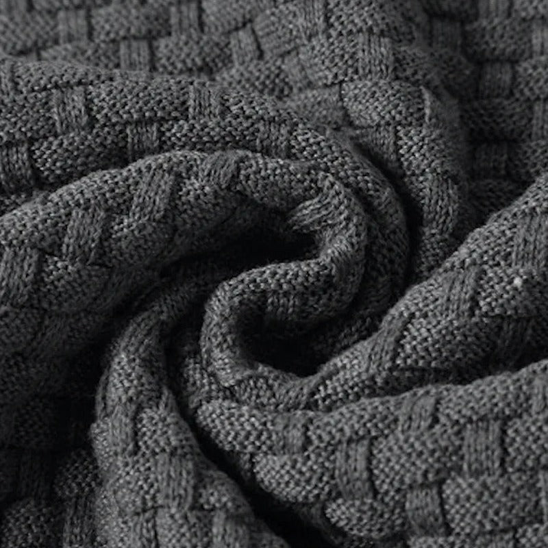 Heren hoodie met structuurbrei in donkergrijs, close-up van het breiwerk