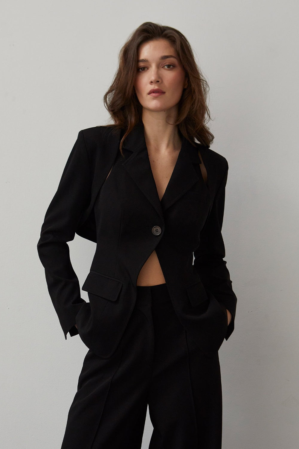 Blazerset met bolero en gilet in zwart, gedragen, vooraanzicht