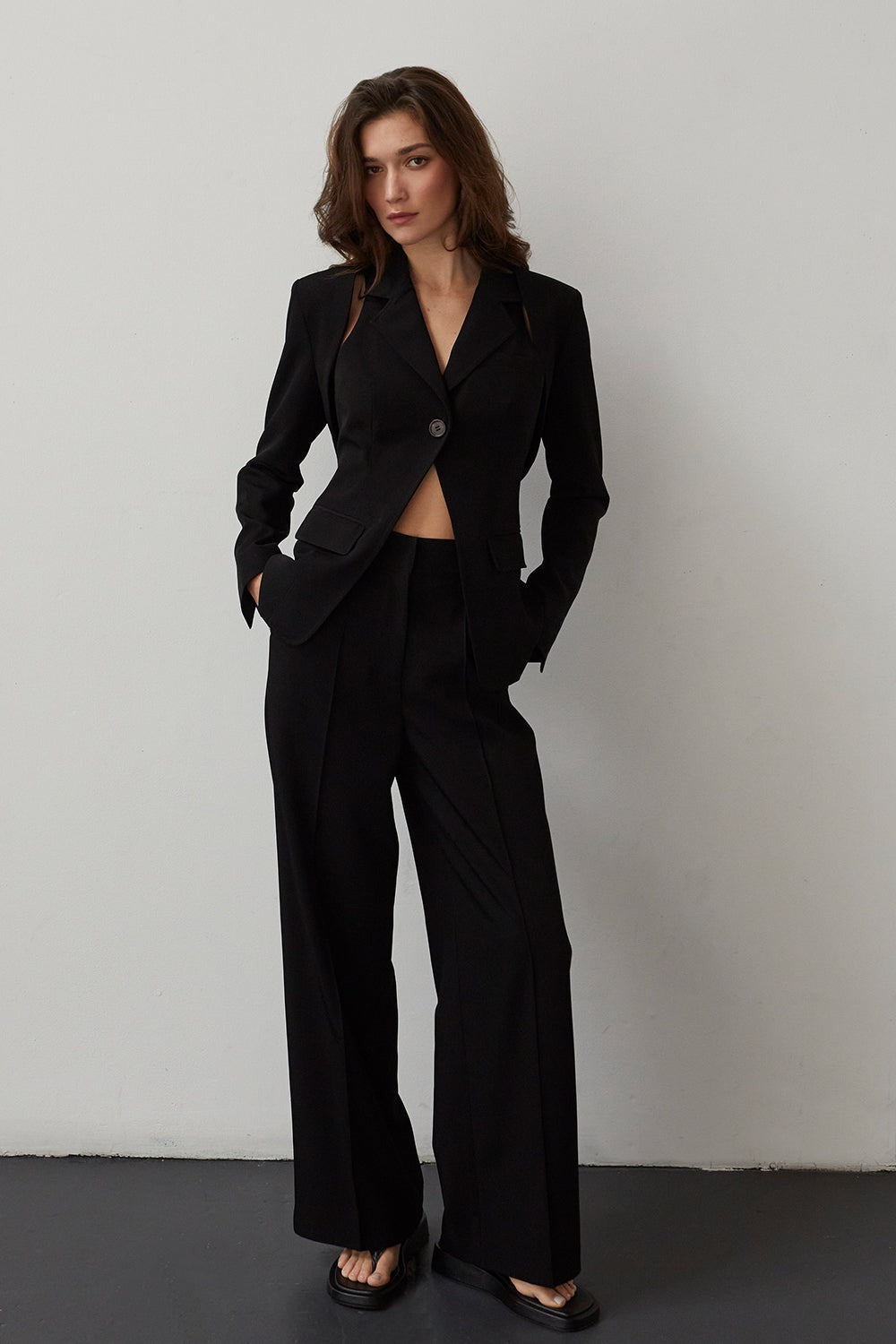 Blazerset met bolero en gilet in zwart, gedragen, volledige look