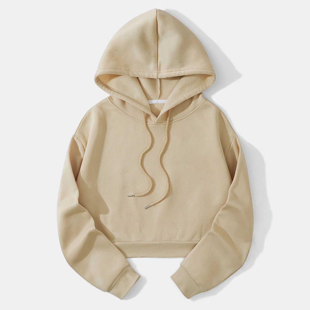 Beige cropped hoodie plat neergelegd, vooraanzicht met koorden | Boutique Moda