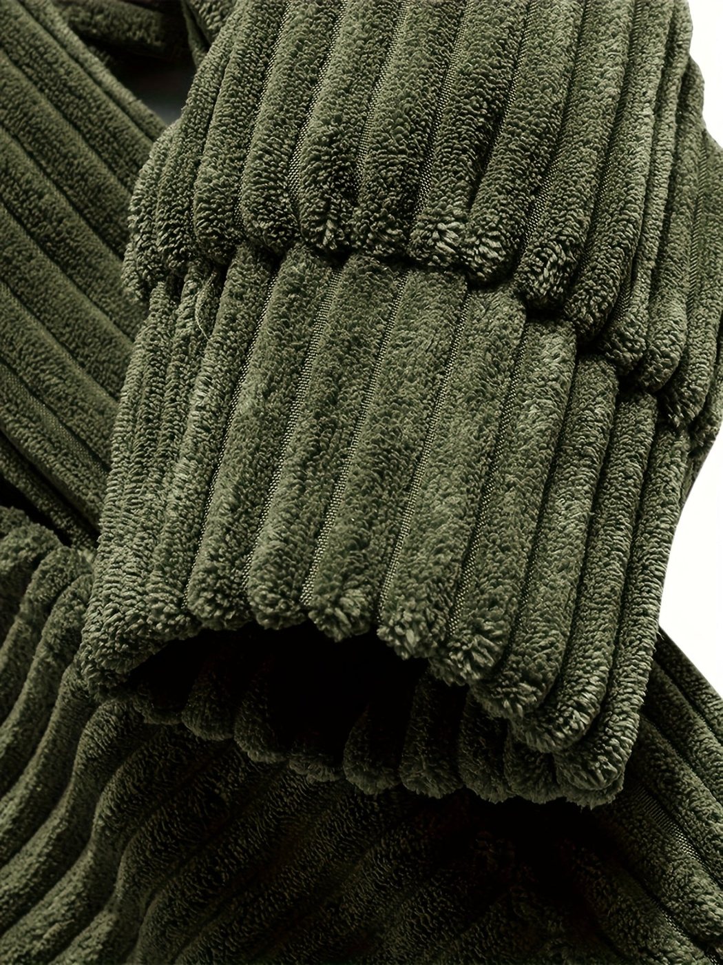 Ribcord hoodie voor heren in olijfgroen, close-up van de geribde boord