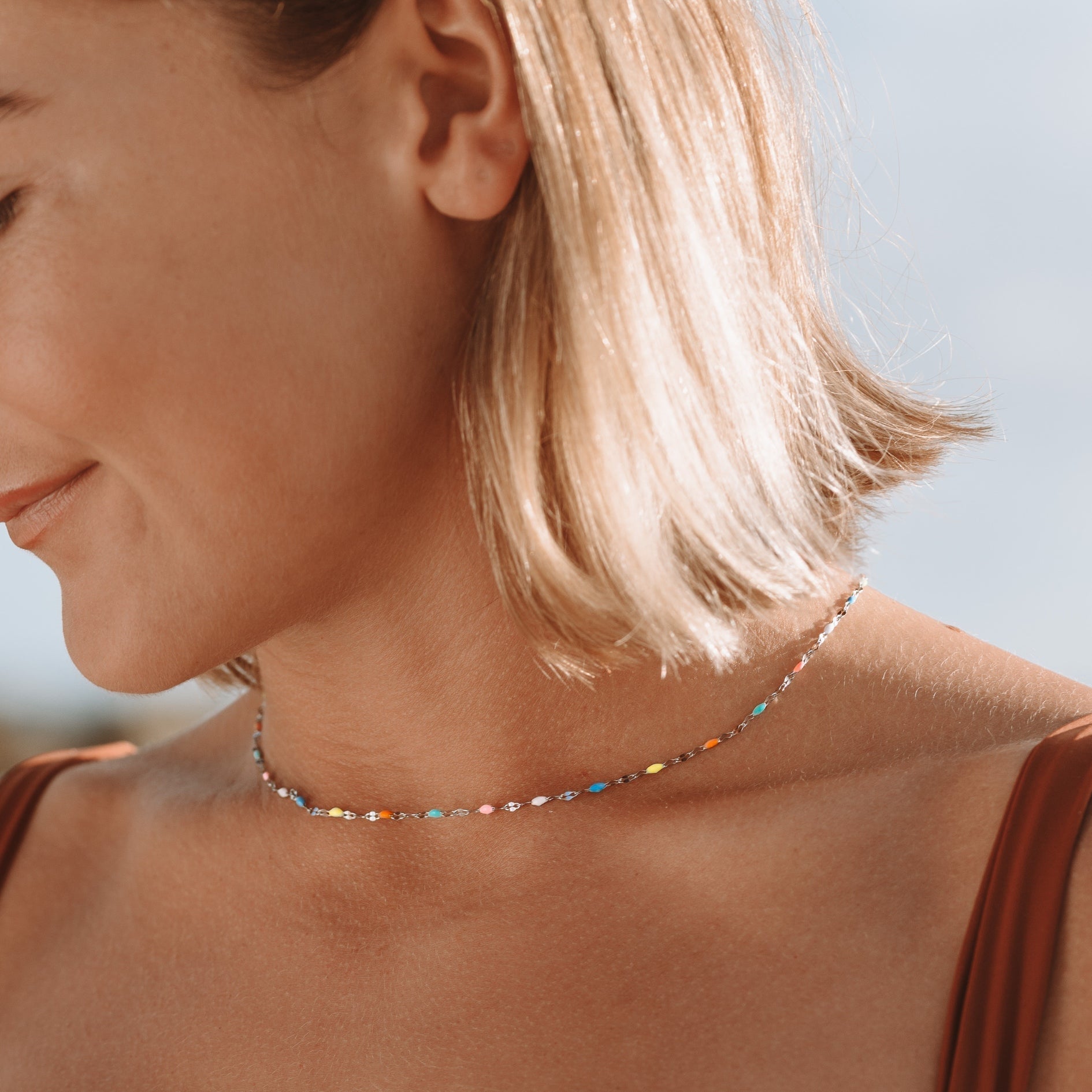 Choker Ketting Dames | Dunne Ketting met Kleurrijke Emaille Kraaltjes-Boutique Moda