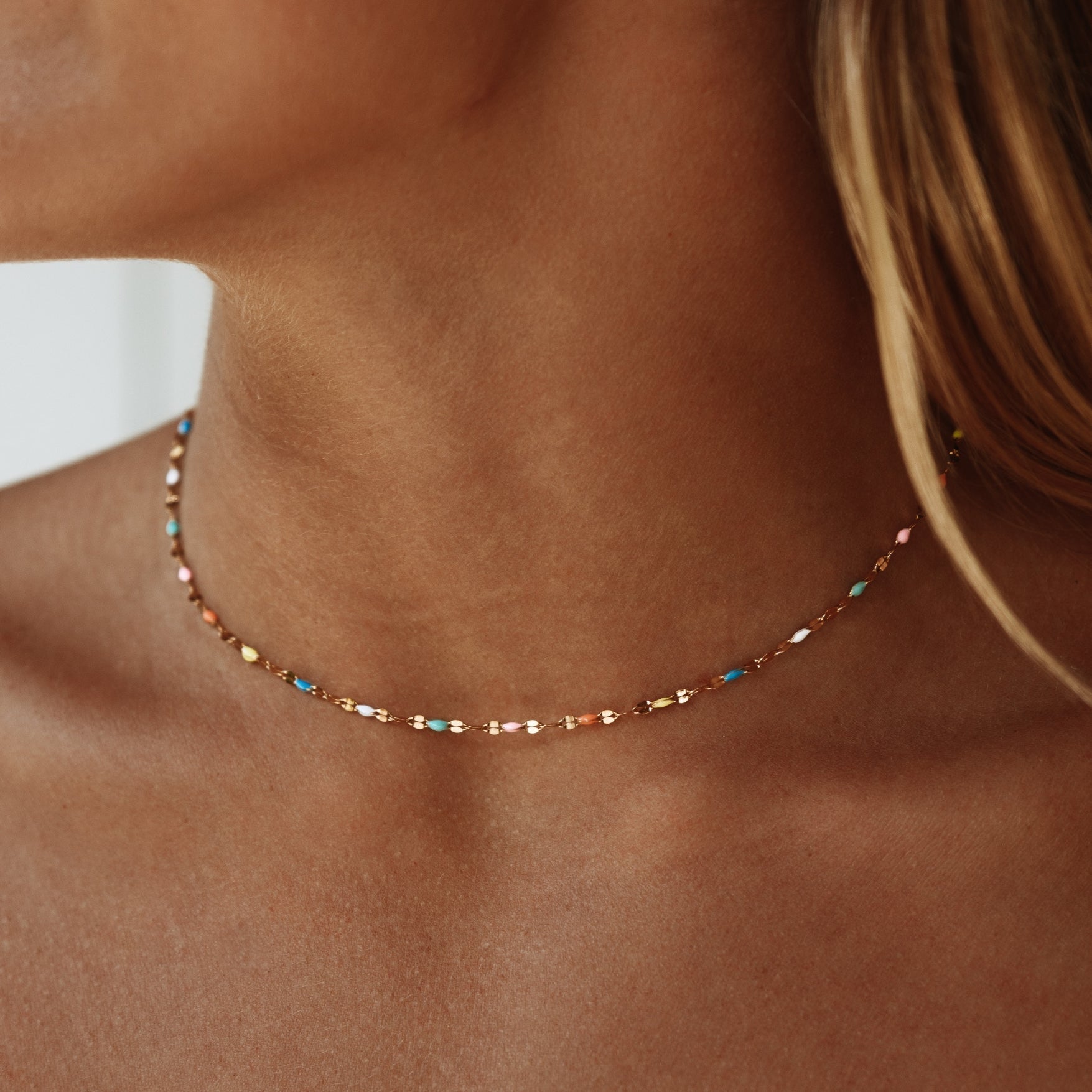 Choker Ketting Dames | Dunne Ketting met Kleurrijke Emaille Kraaltjes-Boutique Moda