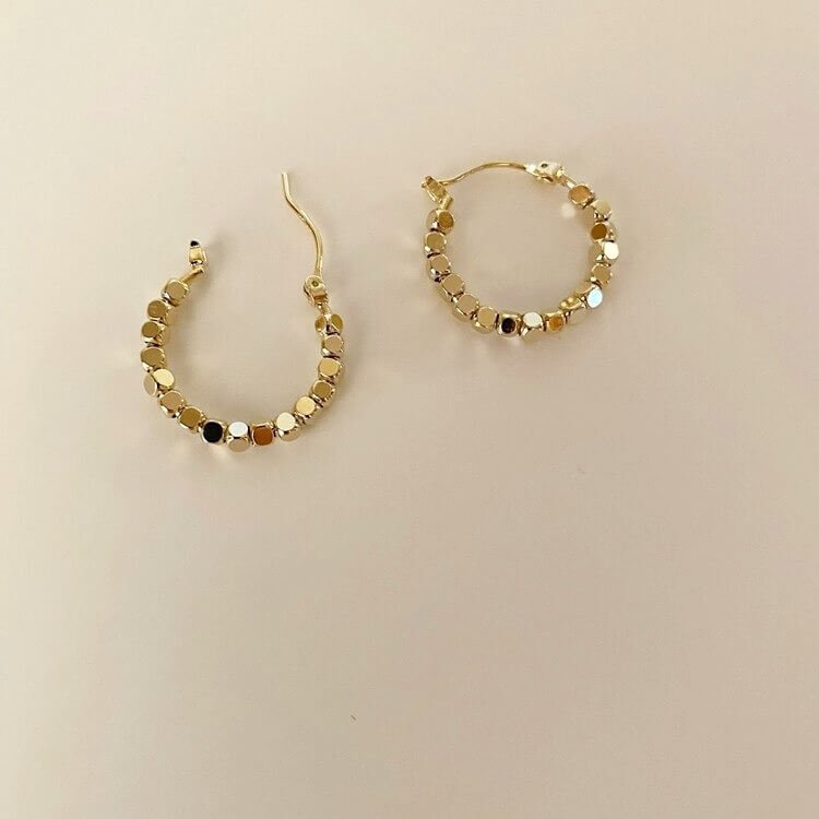 Creolen Dames | Verguld of Zilverkleurig | Kraaltjes Minimalistisch-Boutique Moda