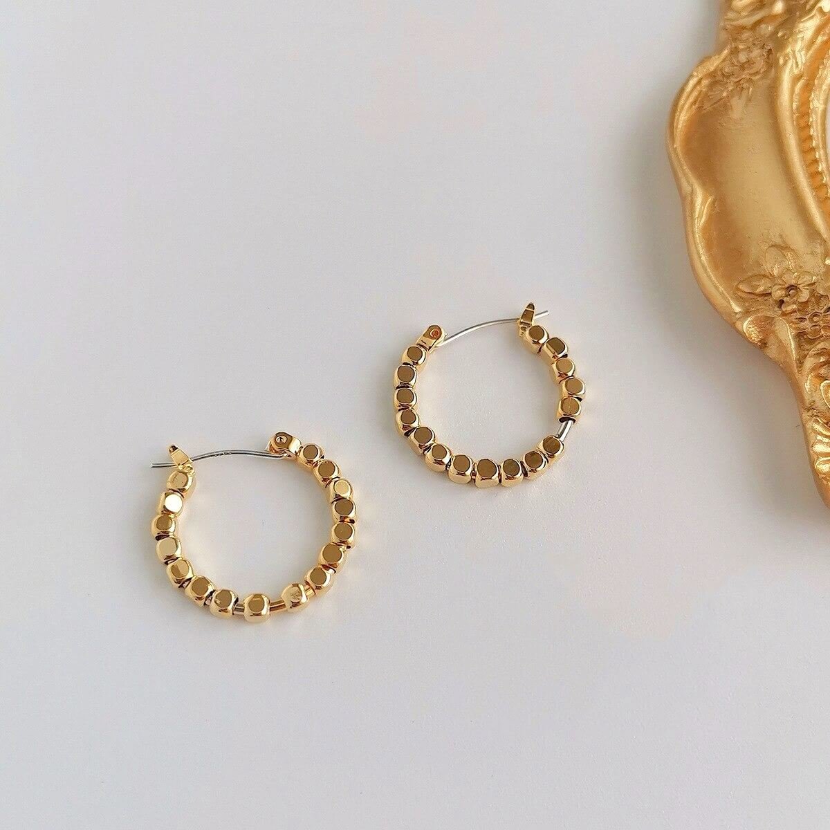 Creolen Dames | Verguld of Zilverkleurig | Kraaltjes Minimalistisch-Boutique Moda