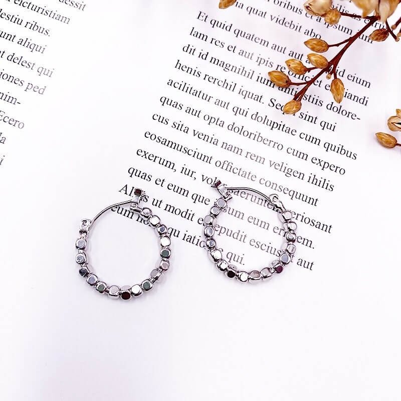 Creolen Dames | Verguld of Zilverkleurig | Kraaltjes Minimalistisch-Boutique Moda