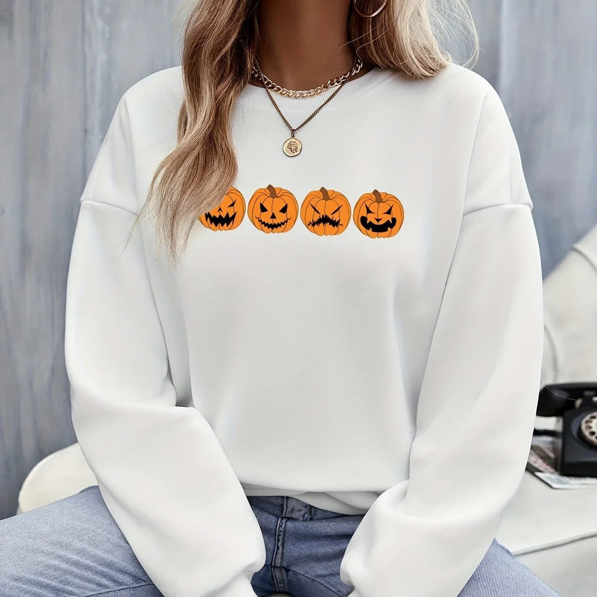 Halloween-trui - Zwart-witte pompoentrui voor dames-Boutique Moda