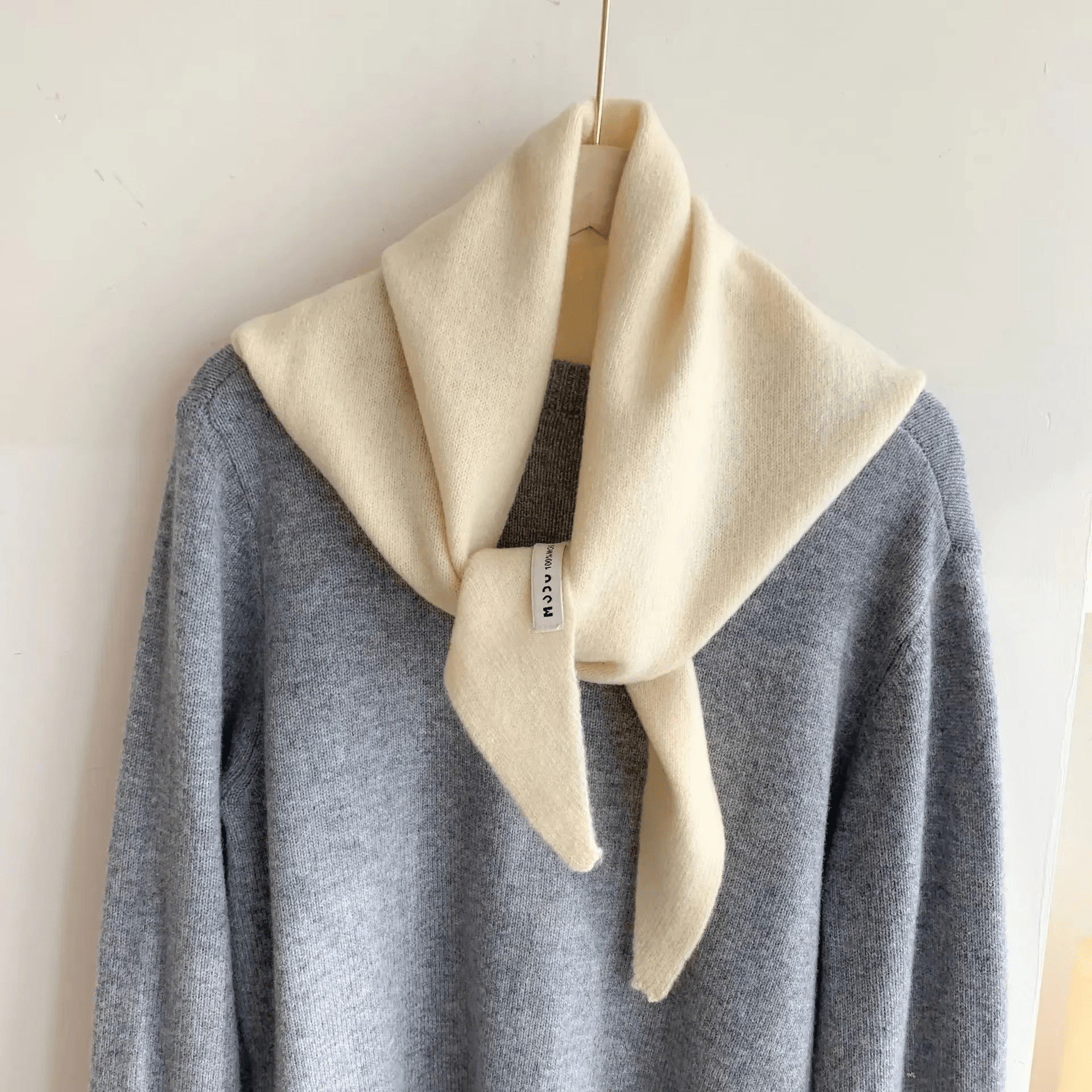 Driehoekige gebreide sjaal | Klein | Warm | Driehoekige halssjaal | Damessjaal-Boutique Moda