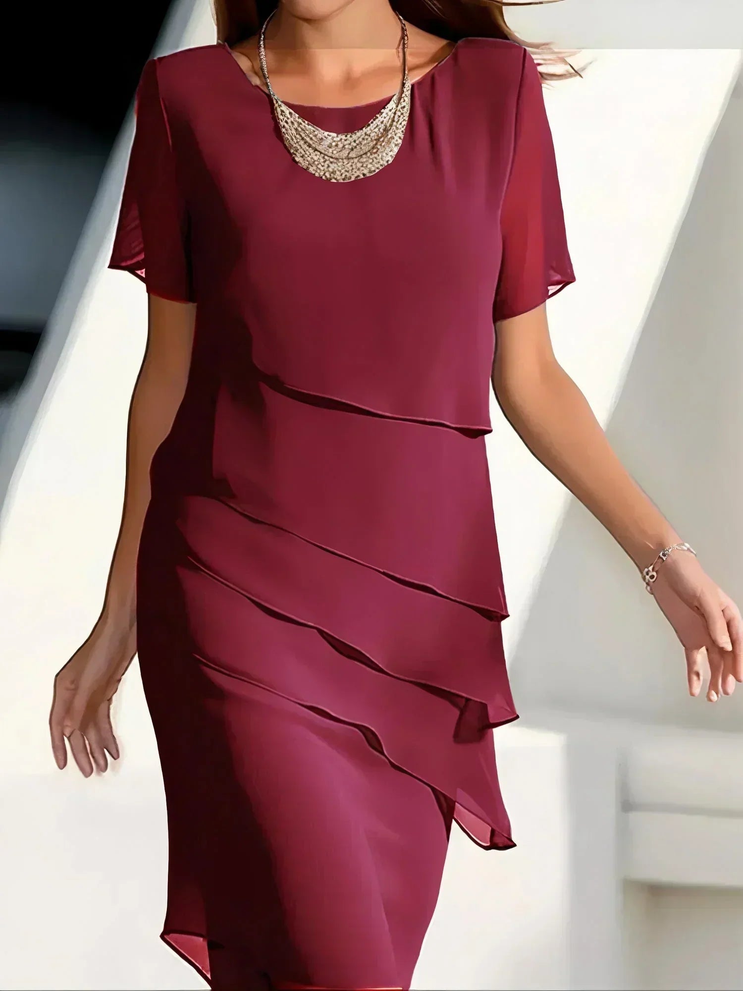 Elegante jurk - Damesjurk met korte mouwen en knielengte van chiffon-Boutique Moda