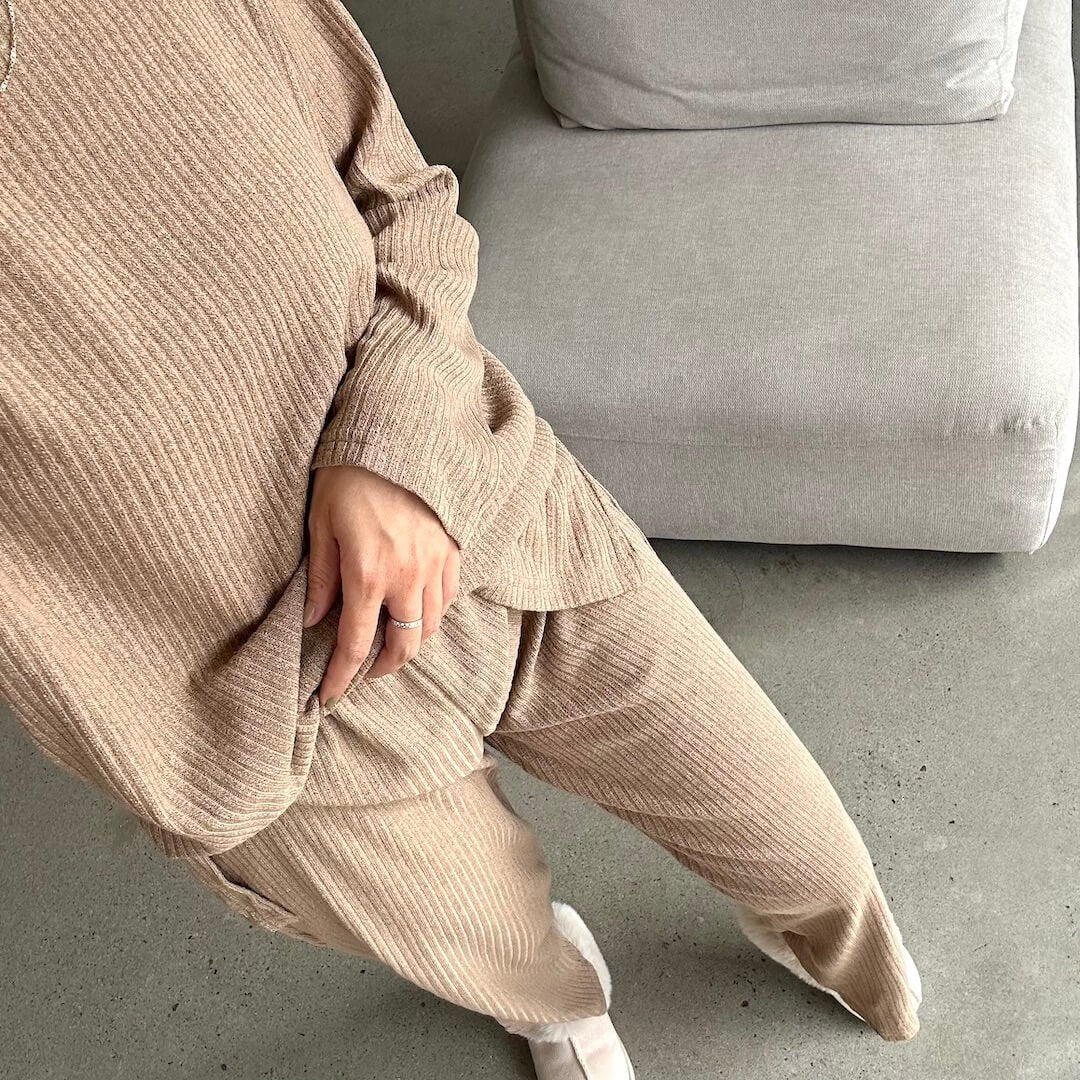 Huispak Dames | Ribgebreid Tweedelig | Camel Beige Zwart-Boutique Moda