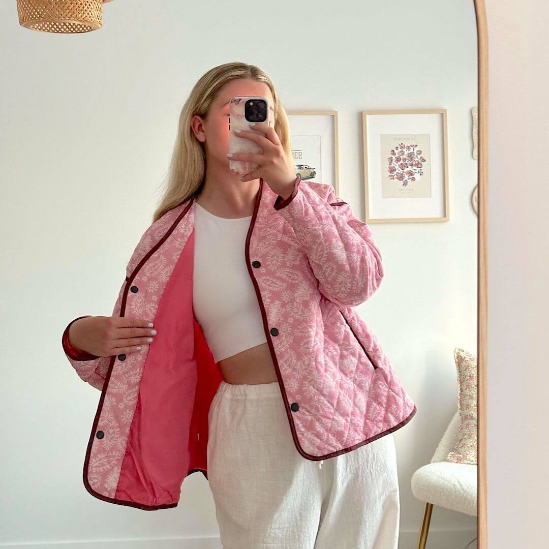 Roze gewatteerd jasje met bloemen 3