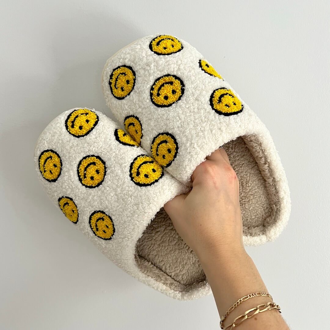 Smiley Pantoffels | Pluche Sloffen Dames | Geel Wit Antislip-Boutique Moda