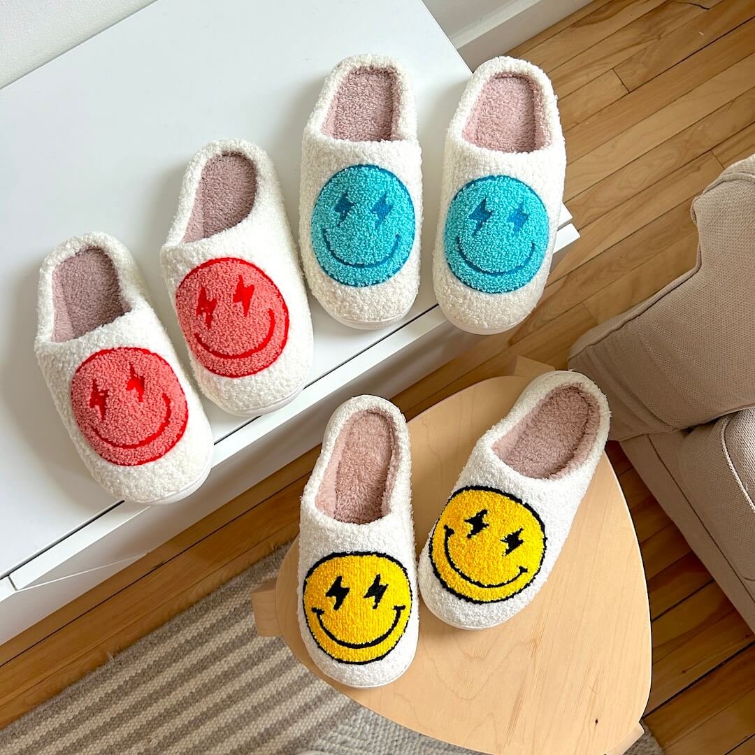 Sloffen met smiley en bliksemogen 8