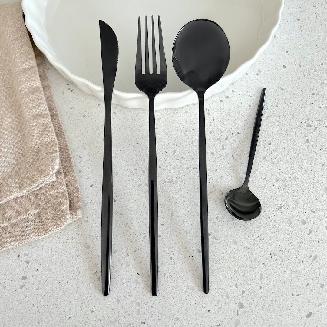 Zwarte bestekset van 24 delen 10