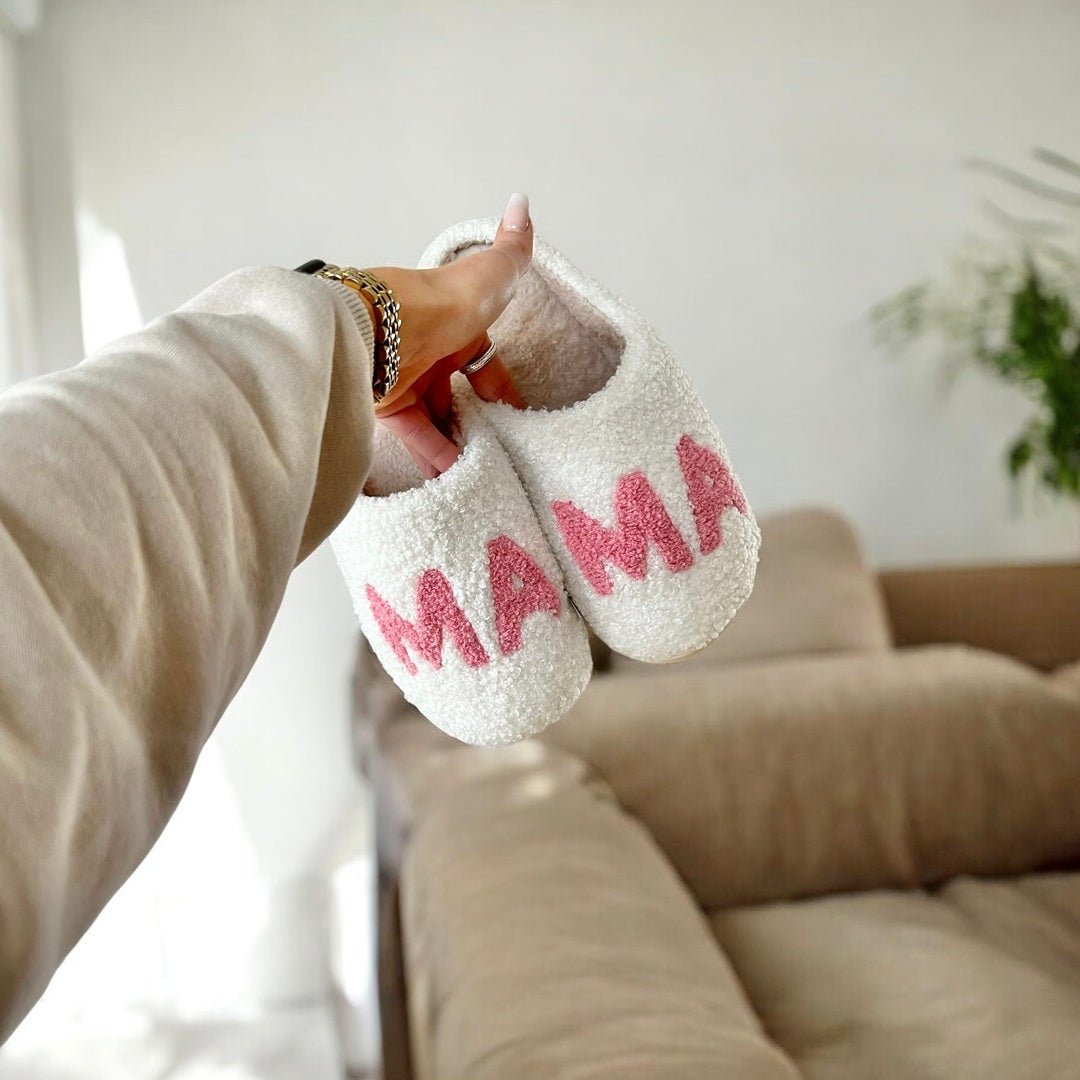 Sloffen met MAMA borduursel 3