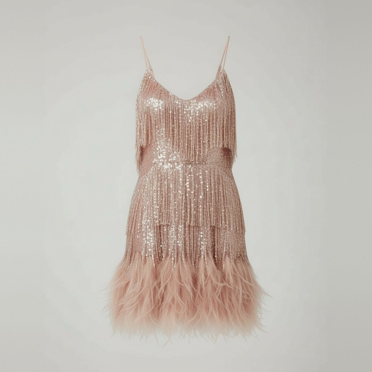 Roze pailletten mini-jurk met spaghettibandjes en verenzoom, uitgestald | Boutique Moda