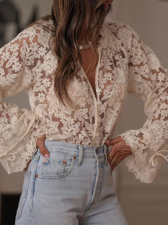 Kanten blouse – Witte damesblouse met lange, wijde mouwen-Boutique Moda