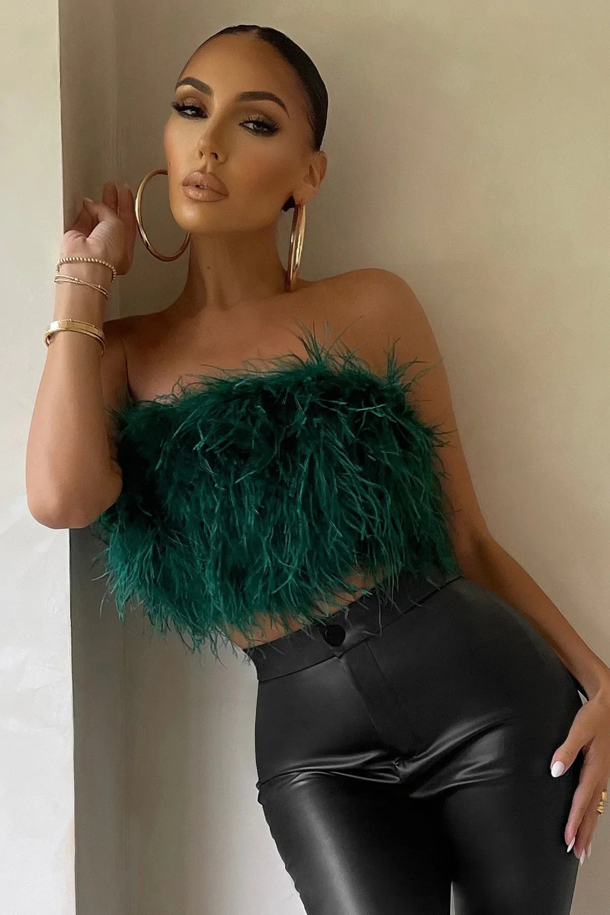 Katrine Feather Top | Stijlvolle veren crop top is een toptrend dit jaar-Boutique Moda