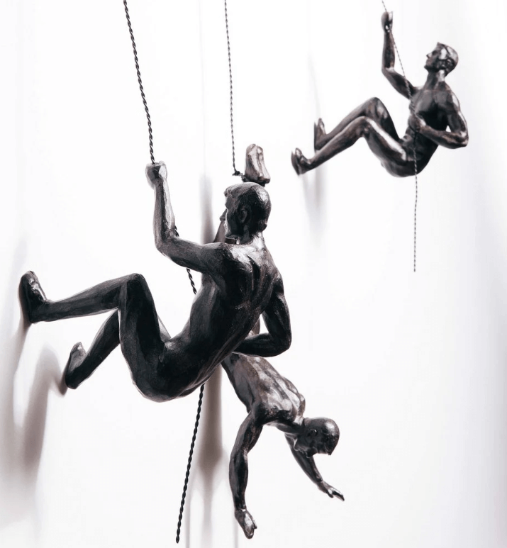 Klimmende Man Wandkunst | Hangend | Metaal | Wanddecoratie voor Woonkamer | Wanddecoratie-Boutique Moda