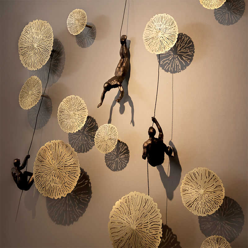 Klimmende Man Wandkunst | Hangend | Metaal | Wanddecoratie voor Woonkamer | Wanddecoratie-Boutique Moda