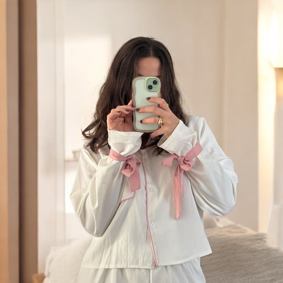 Pyjama Dames | Satijn Shortama | Strikdetail Wit En Roze-Boutique Moda