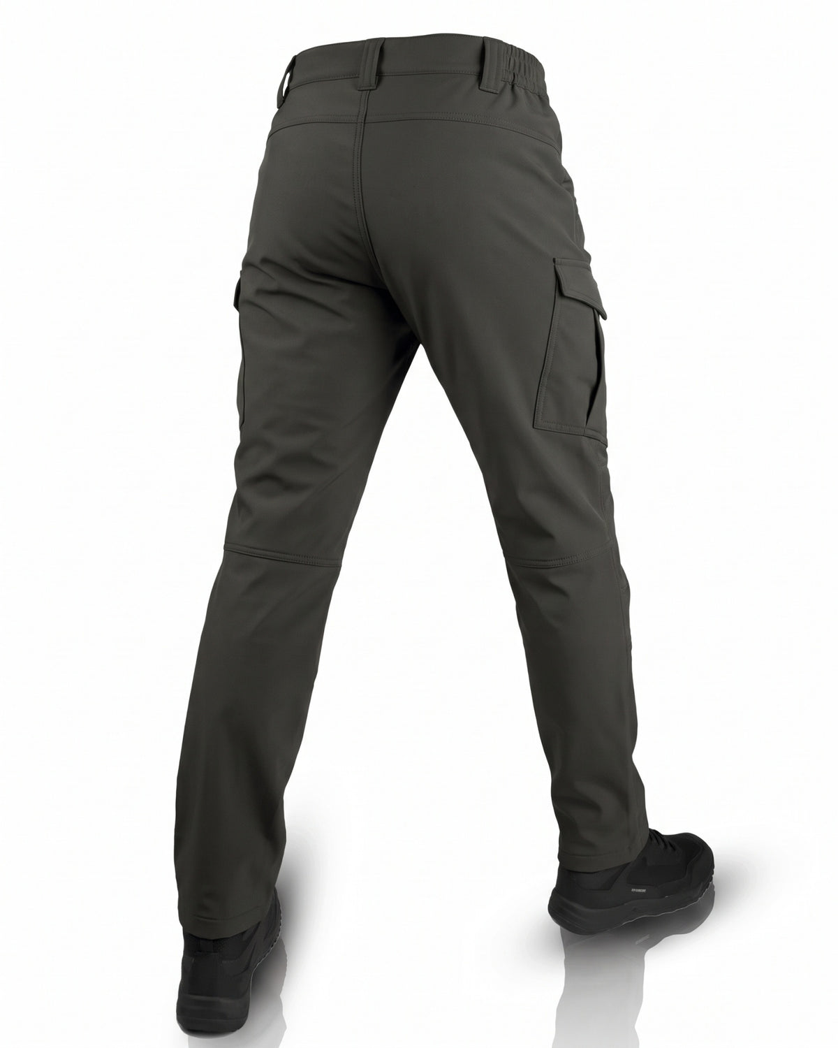 Donkergrijze tactische cargobroek met zakken, gedragen door persoon, achteraanzicht | Boutique Moda