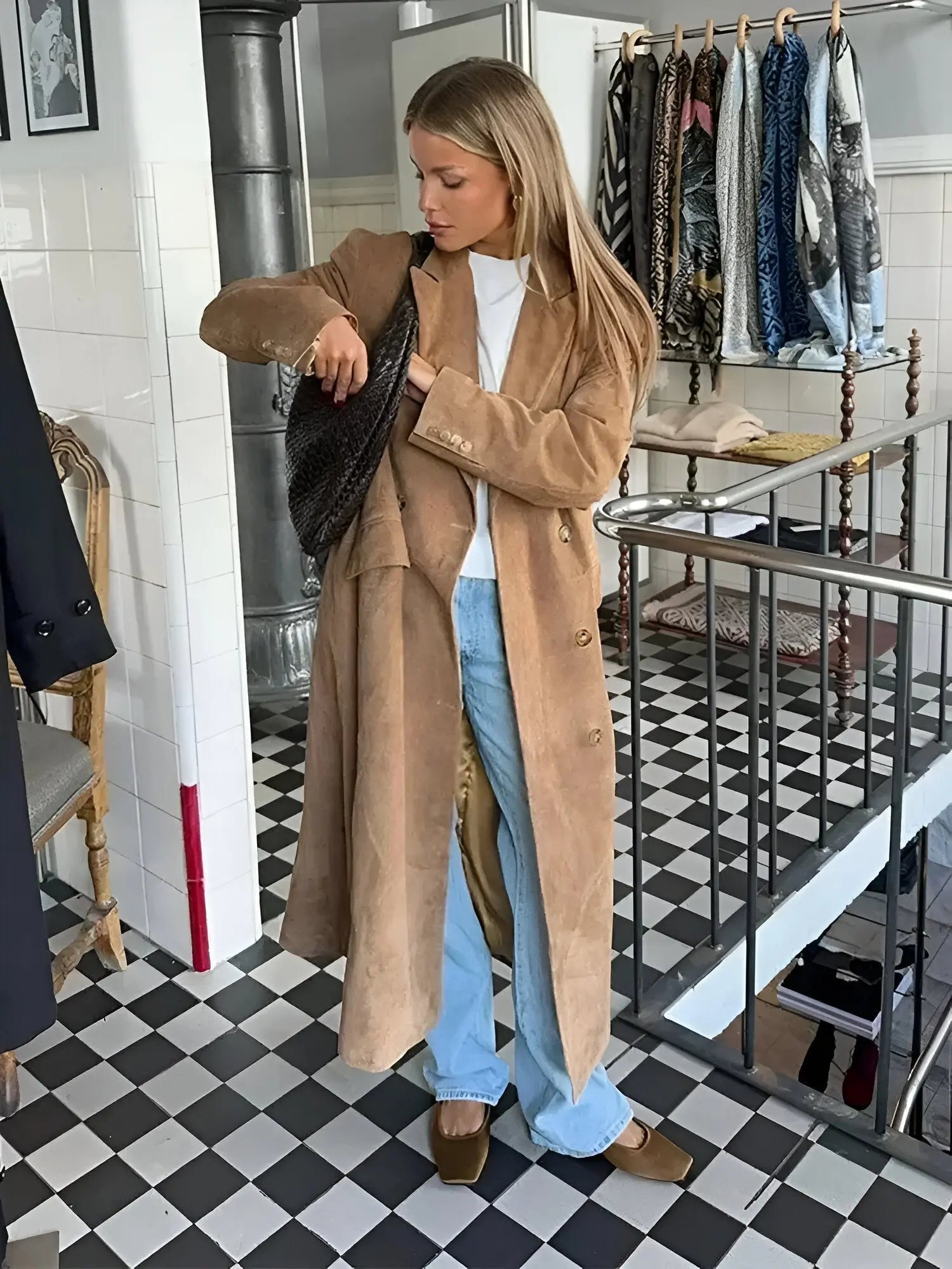 Trenchcoat | Suède | Dubbelrijks | Lange trenchcoat | Dames trenchcoat-Boutique Moda