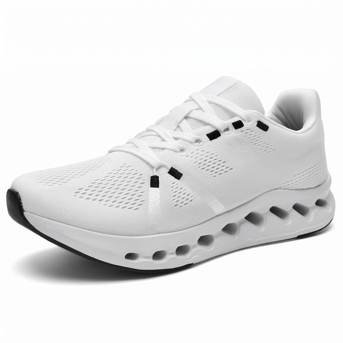 Witte hardloopschoen met mesh bovenwerk en gegolfde dikke zool, productfoto | Boutique Moda