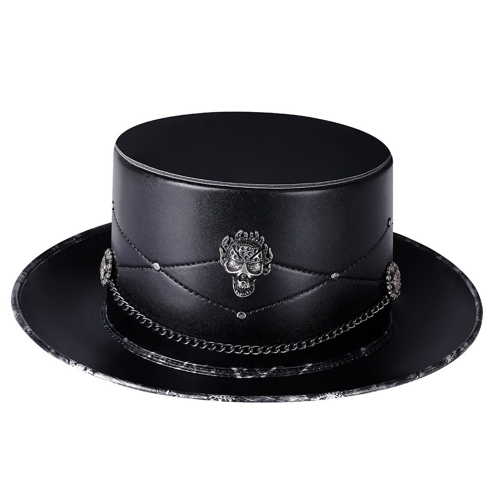 Zwarte gotische hoge hoed met doodskop embleem, ketting en studs decoratie | Boutique Moda