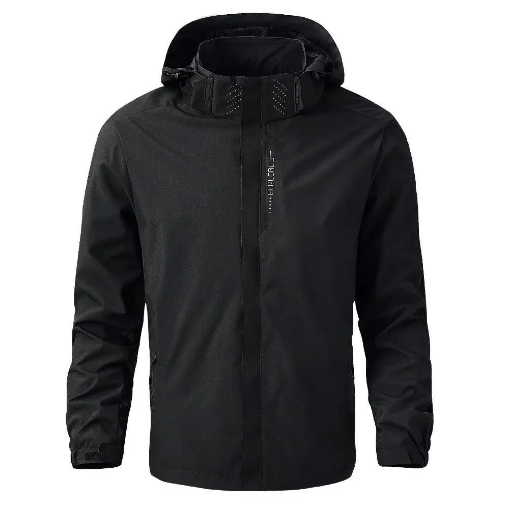 Zwarte waterdichte jas met capuchon, getoond op paspop zonder hoofd | Boutique Moda