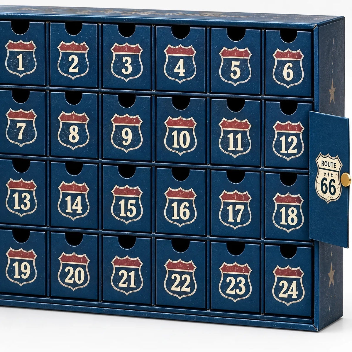 Blauwe adventskalender met 24 genummerde laatjes en Route 66 motief | Boutique Moda