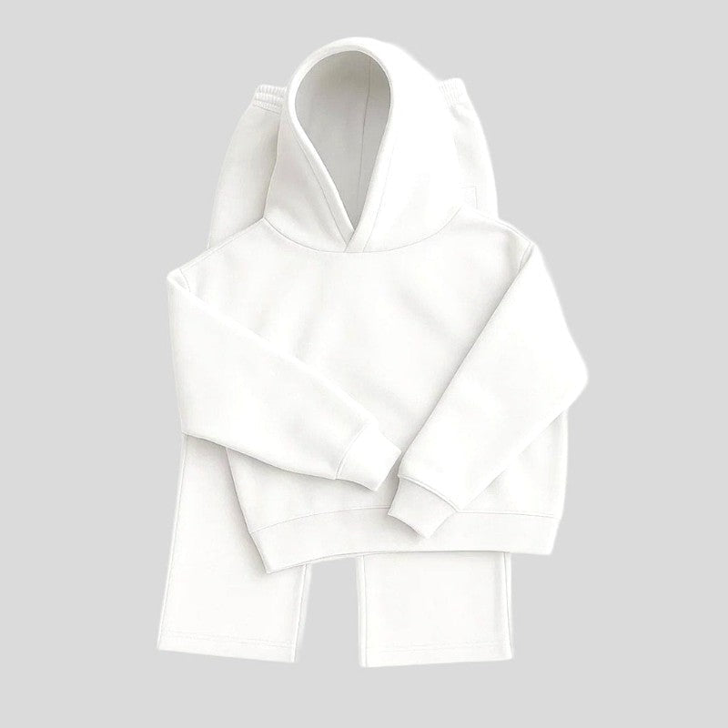 Witte hoodie met joggingbroek, plat liggend uitgestald | Boutique Moda
