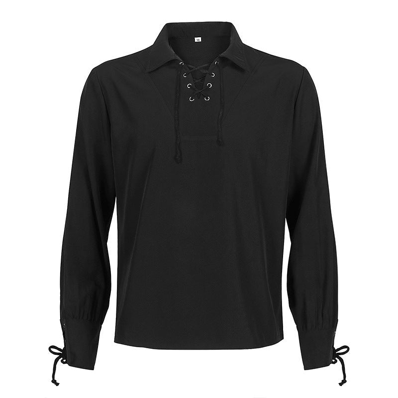 Zwart middeleeuws overhemd met vetersluiting en lange mouwen, plat gefotografeerd | Boutique Moda