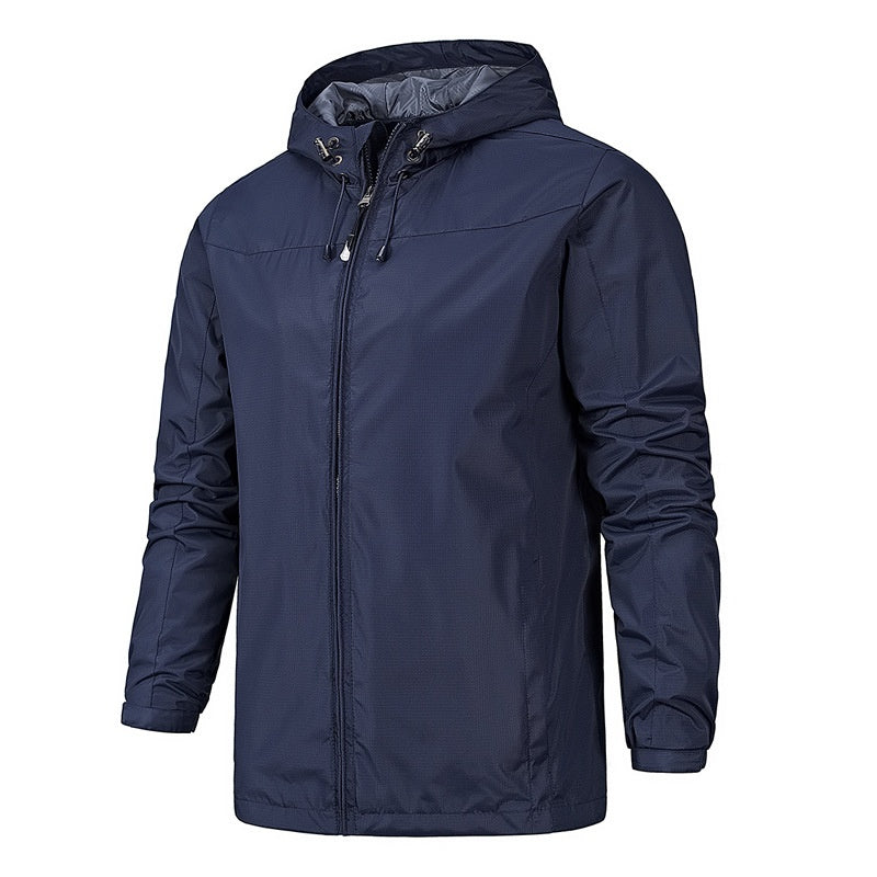 Marineblauwe outdoorjas met capuchon, getoond op onzichtbaar mannequin model | Boutique Moda