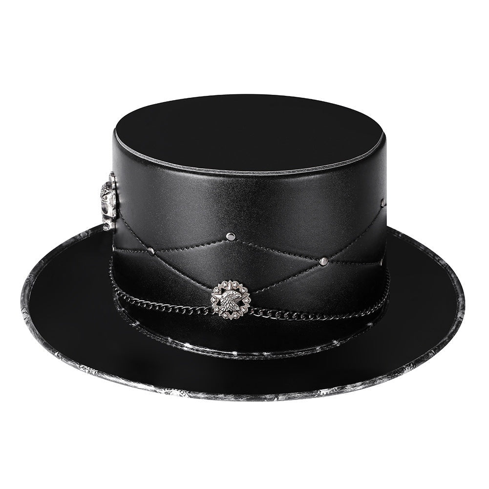 Zwarte gothic hoed met sierketting, studs en zilveren embleem, breed gebogen rand | Boutique Moda