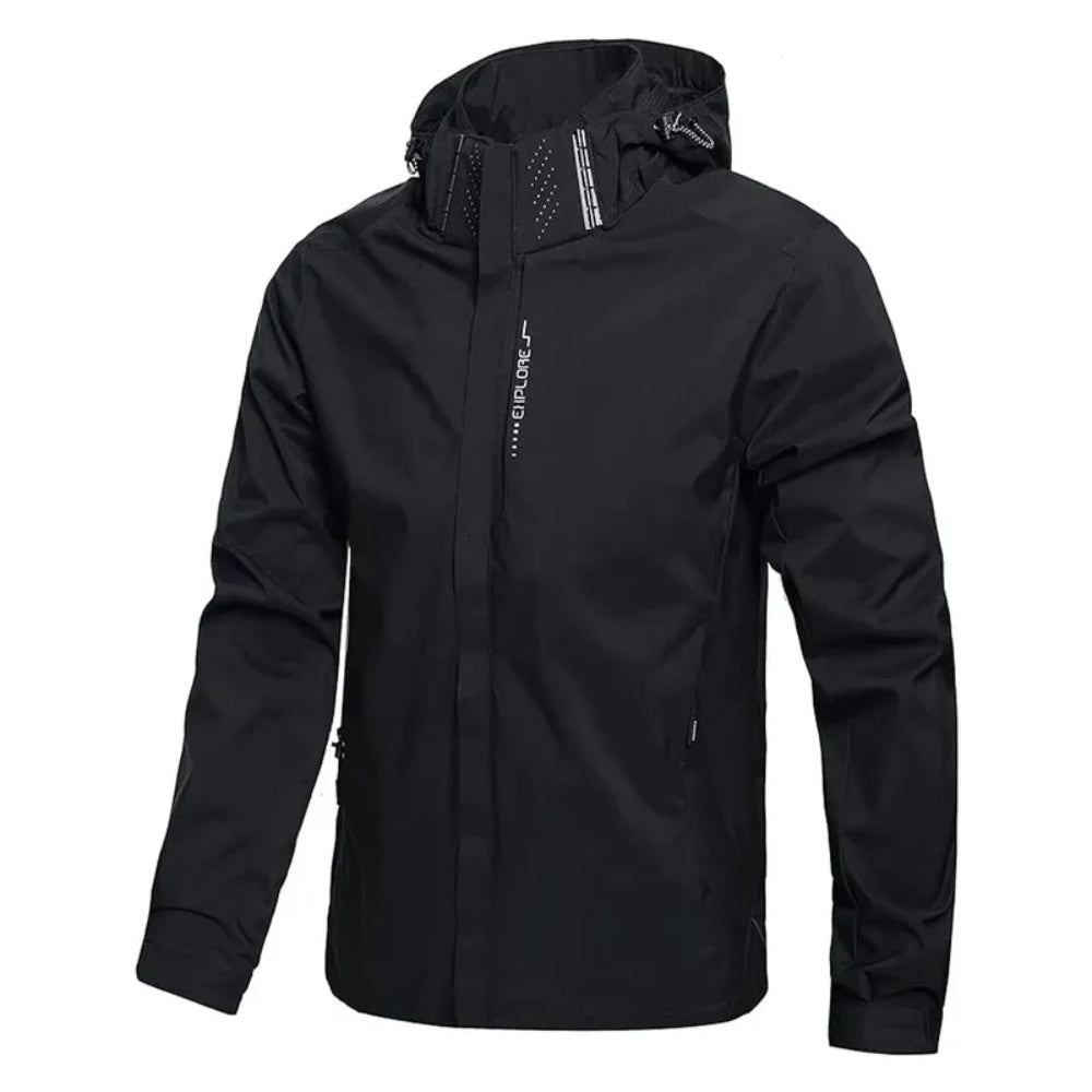 Zwart waterdicht regenjack met capuchon, getoond op onzichtbare mannequin | Boutique Moda