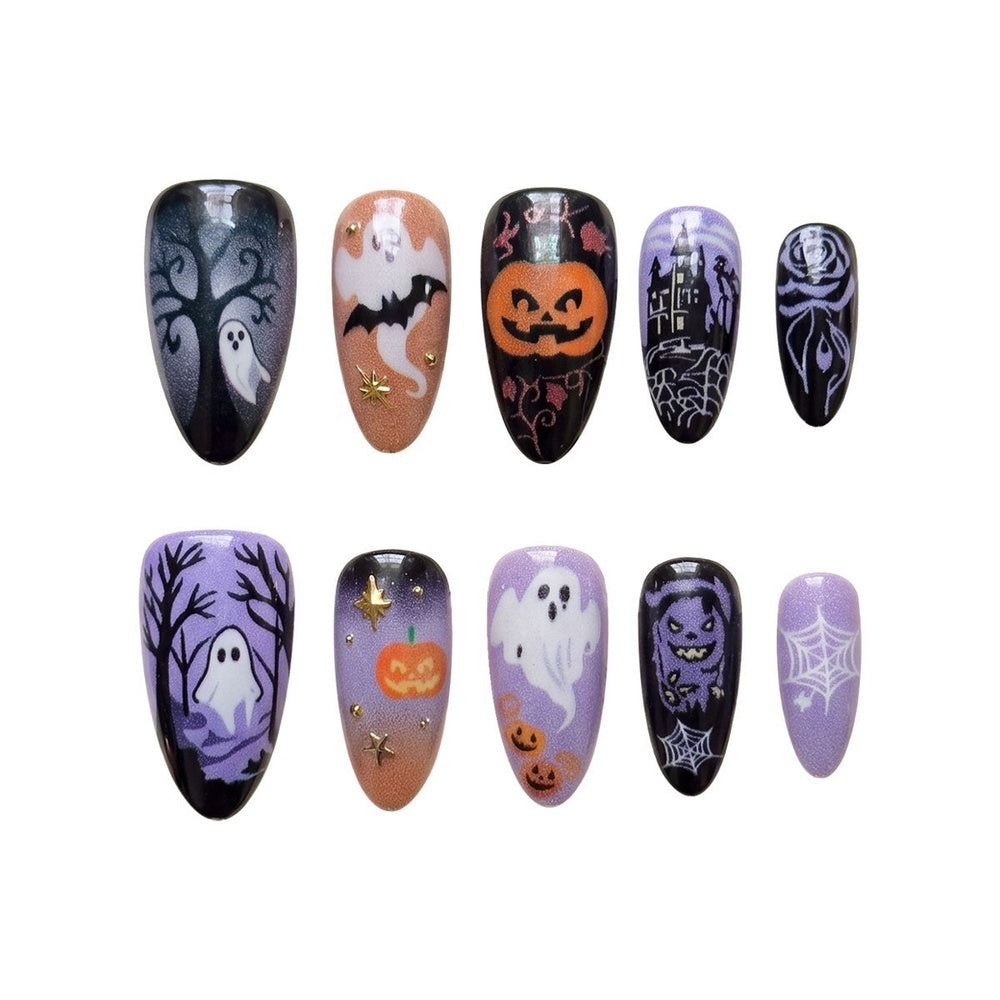 Set Halloween plaknagels op een witte achtergrond