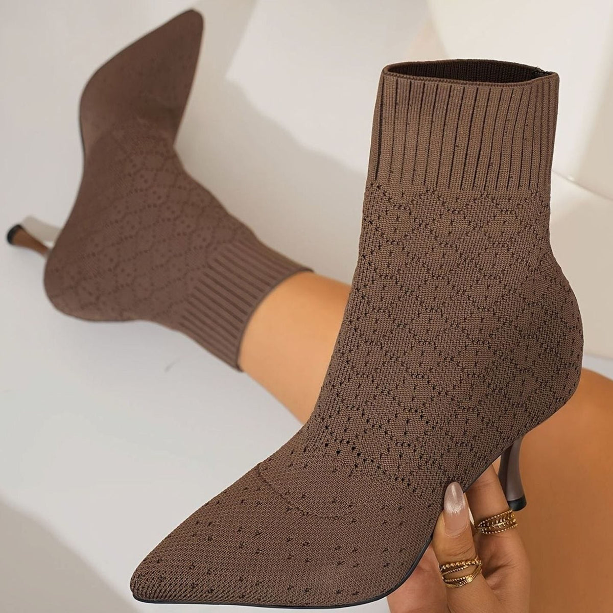 Donkerbruine gebreide sock boots met naaldhak