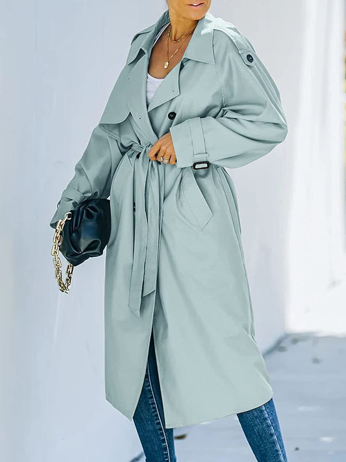 Lichtblauwe lange double-breasted trenchcoat met ceintuur | Boutique Moda